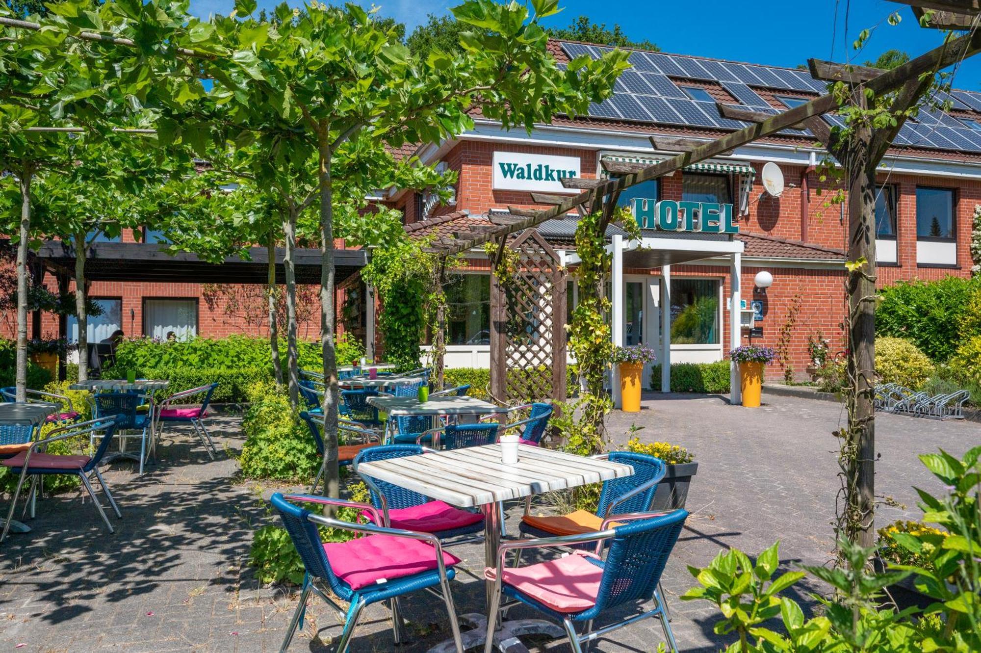 Hotel Waldkur Leer Exterior foto